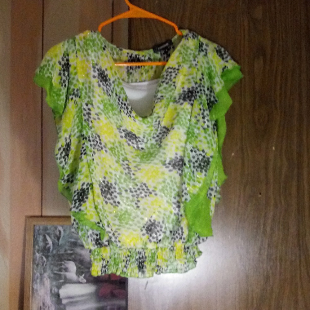 My Michelle Green and White Flutter Sleeve Blouse